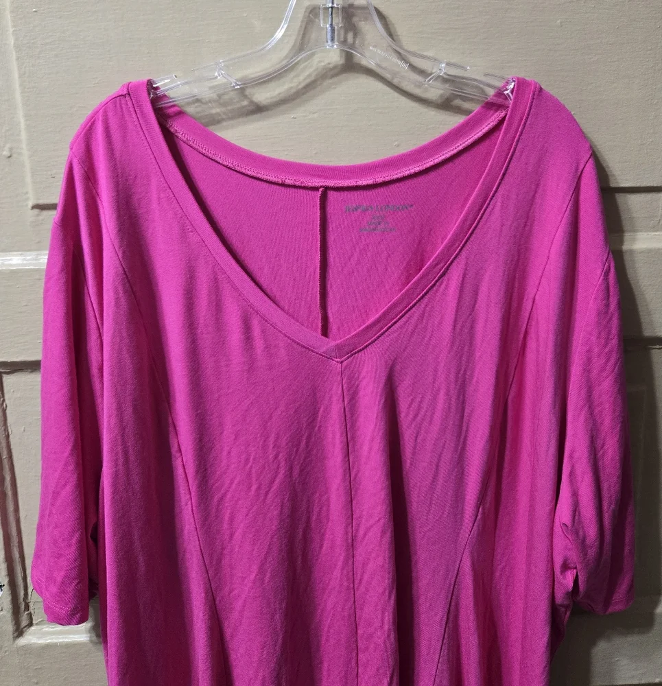 🌴Jessica London Pink V-Neck Short Sleeve Shark Bit Hem Top EUC Size: 30/32 - Picture 2 of 4